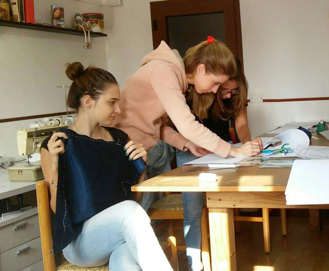Studenti alla scuola di moda